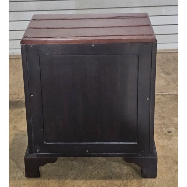 Early 21st Century Niagara Furniture General George Washington Flame Mahogany Campaign Chest Bachelor Chest For Sale - Image 5 of 7