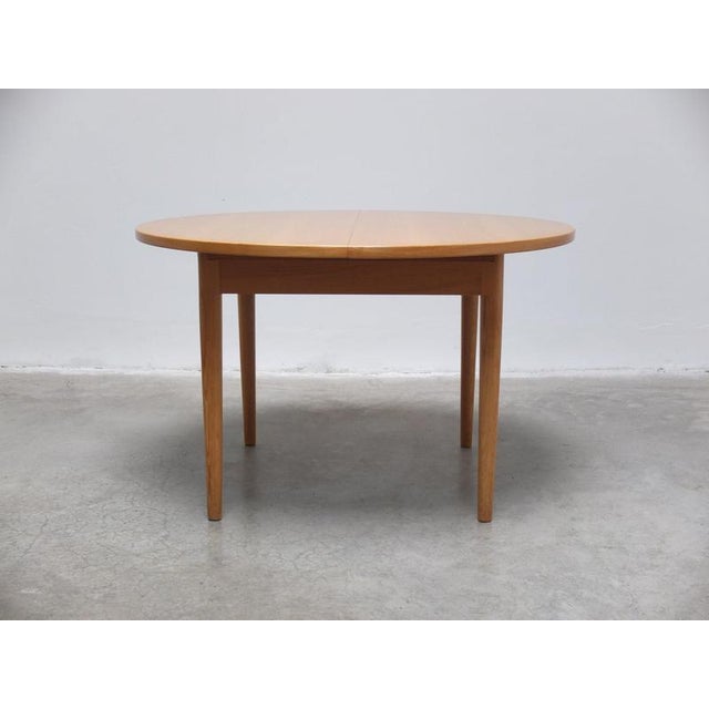 Round Extendable Dining Table in Oak by Van Den Berghe-Pauvers, 1970s For Sale - Image 3 of 16
