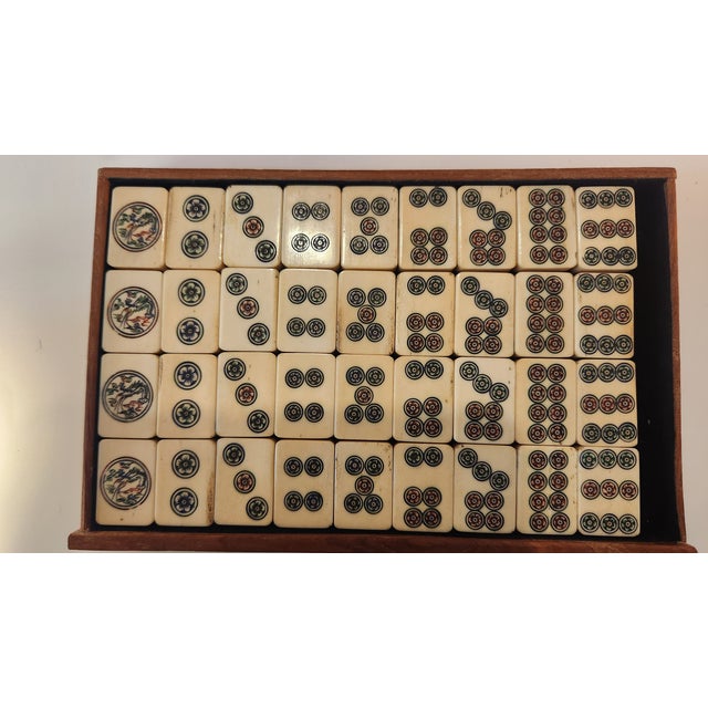 Museum-Quality Antique Mahjong Set From the 1920s in Bone and Bamboo For Sale - Image 9 of 18