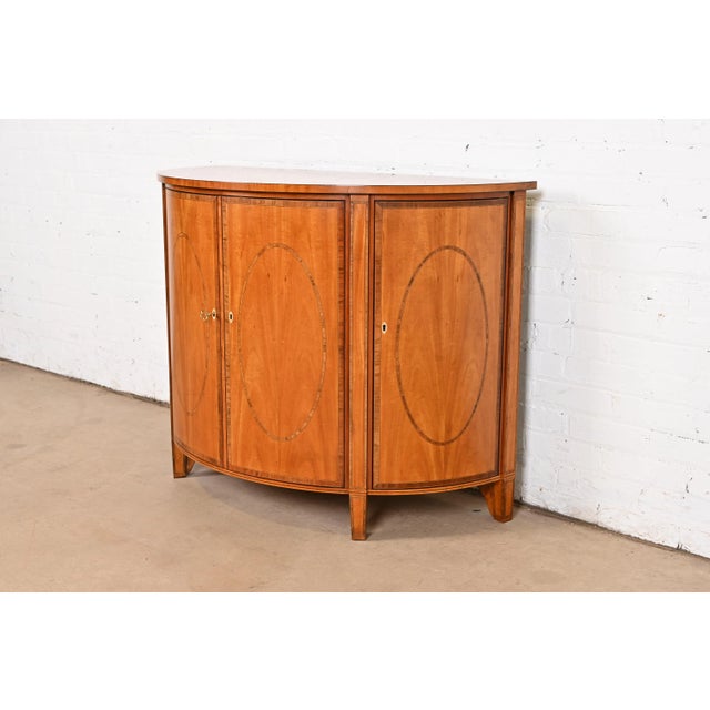 English Baker Furniture Colonial Williamsburg Federal Inlaid Fruitwood Demilune Cabinet For Sale - Image 3 of 12