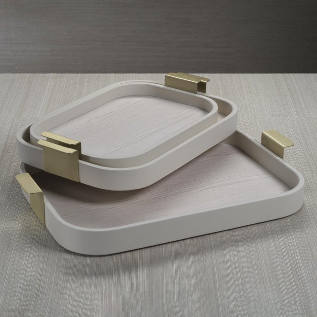 Modern Córdoba Leather Tray with Metal Handles, Medium For Sale - Image 3 of 7