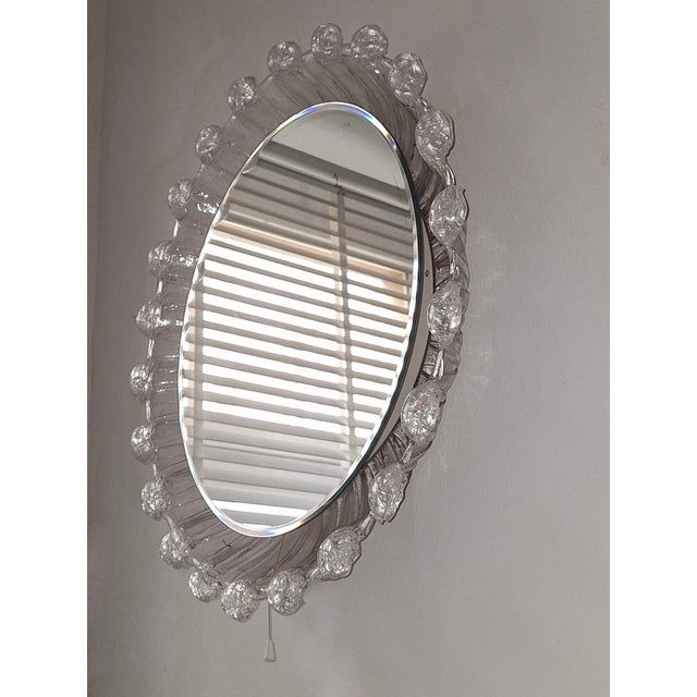 Plastic Large Illuminated Circular Beveled Wall Mirror in Melted Ice Acrylic Glass, 1970s For Sale - Image 7 of 12