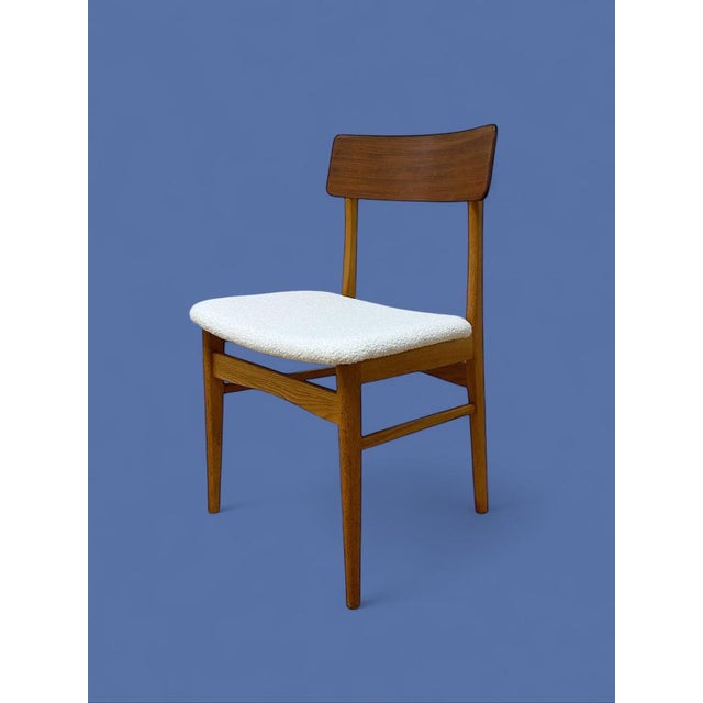 Scandinavian Chair in Teak and Bouclé, 1960s, in Very Good conditions. Designed 1960 to 1969