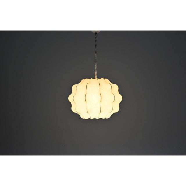 Flos Cocoon Hanging Lamp by Achille & Pier Giacomo Castiglioni for Flos, 1960s For Sale - Image 4 of 10