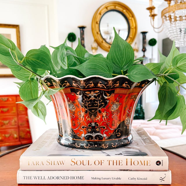 Ceramic Late 20th Century United Wilson Neoclassical Scalloped Ceramic Cachepot For Sale - Image 7 of 7