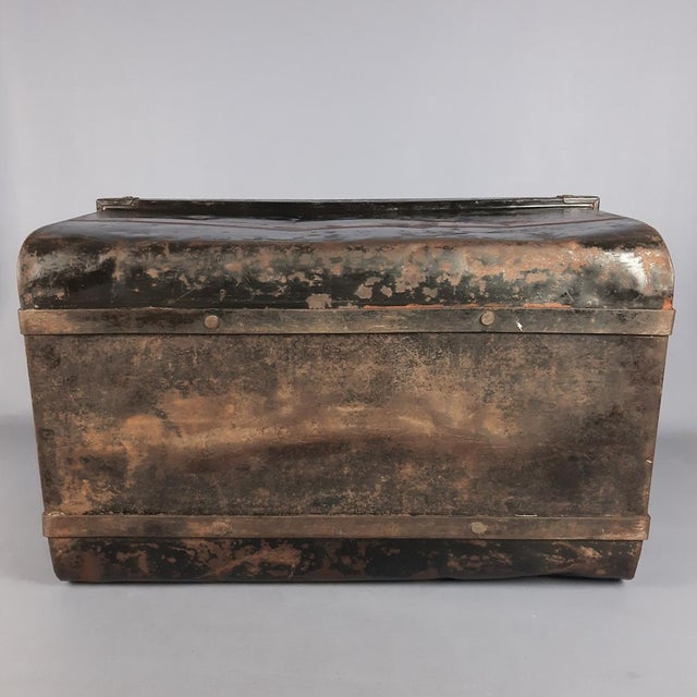 Antique Naval Britannia Trunk in Metal from Newton Shakespeare & Co. Ltd, Early 1900s For Sale - Image 11 of 18