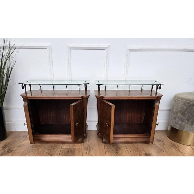 Mid-Century Italian Art Deco Style Walnut Bedside Tables with Glass Tops, 1950s, Set of 2 For Sale - Image 6 of 10