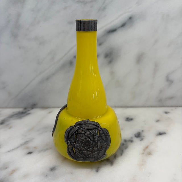 1910s French Art Nouveau Vase Yellow Glass With Pressed Silver Floral Mounts For Sale - Image 4 of 8