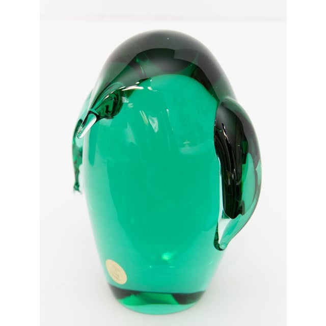 Contemporary Czech Art Glass Penguin, Zelezny Brod School, Emerald Green For Sale - Image 3 of 3