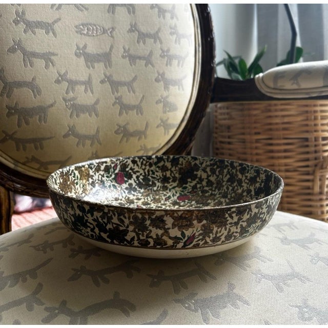 Japanese Vintage Japanese Highmount Floral Rose Print Highmount Paper Mache Serving Bowl For Sale - Image 3 of 4