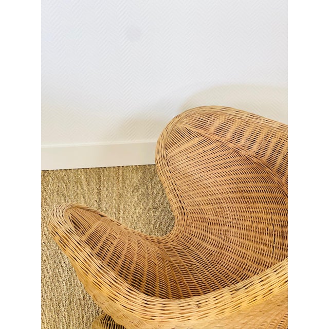 1970s Vintage Sculptural Lotus Meditation Chair and Half-Moon Table in Rattan, 1970s, Set of 2 For Sale - Image 5 of 18