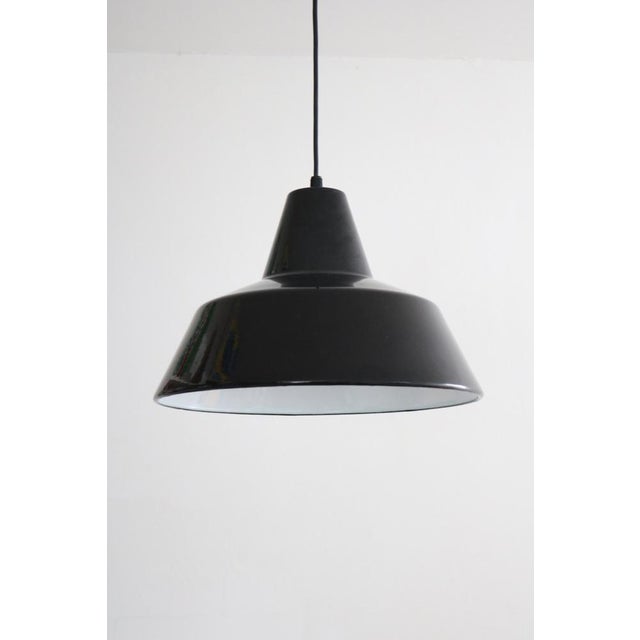 Industrial Black and White Enamel Workshop Pendant Lamp by Louis Poulsen, Denmark, 1960s For Sale - Image 3 of 6