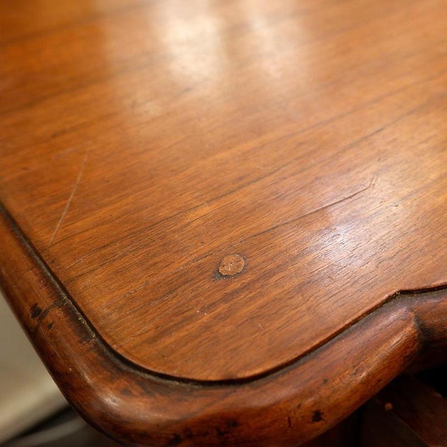 18th Century French Crossbow Front Chest of Drawers in Walnut For Sale - Image 6 of 15