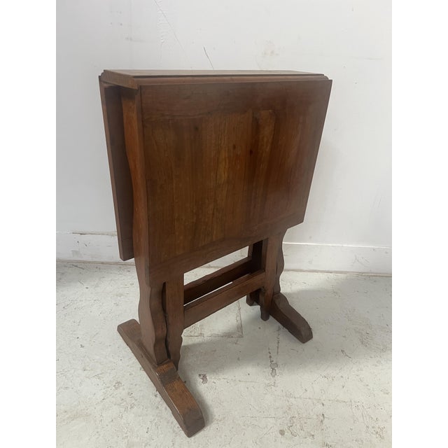 Antique Gateleg Table in Walnut, 1800s For Sale - Image 10 of 11