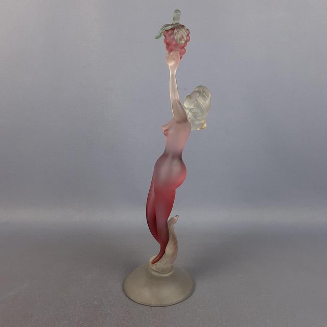 Murano Glass Sculpture of Woman with Bunch of Grapes from Seguso Vetri d'Arte, 1950 For Sale - Image 4 of 14