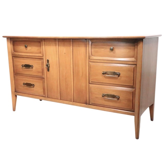 Mid Century Medalist Credenza by Drexel C. 1950/60's For Sale - Image 18 of 18