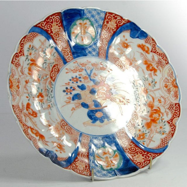 Big Imari Handpainted Japan Dish, 1890s For Sale - Image 4 of 10
