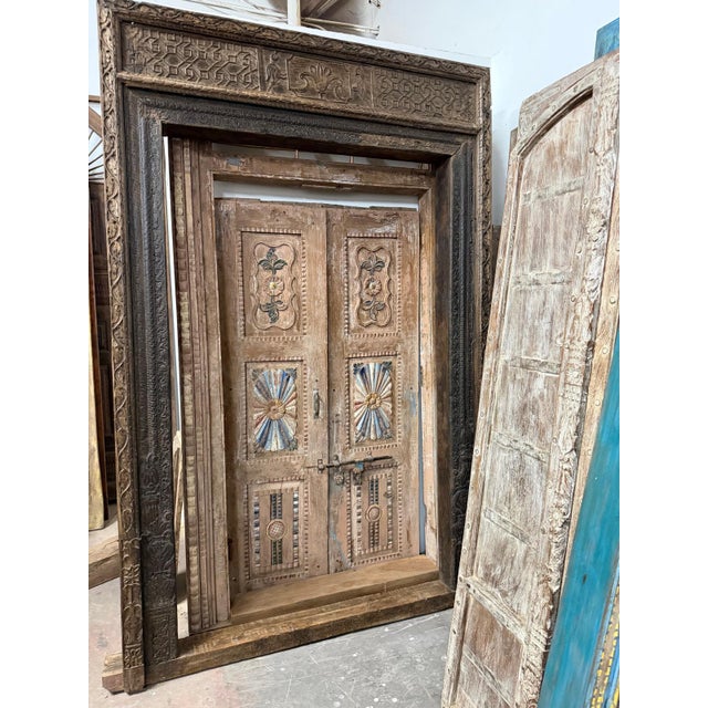 Bring timeless elegance into your home with this stunning antique Indian doorway floor mirror frame, handcrafted from...