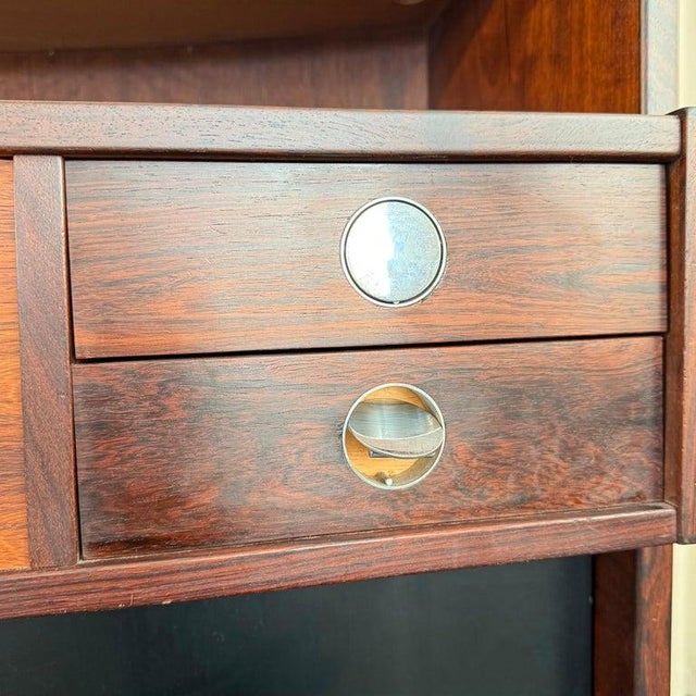 1960s Scandinavian Modern Rosewood Dry Bar and Barstools Set by Dyrlund For Sale - Image 10 of 14