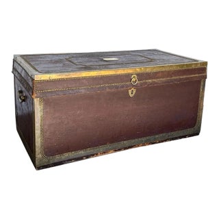 Early 19th Century English George III Brass Tack and Leather Mounted Camphor Wood Travel Trunk For Sale