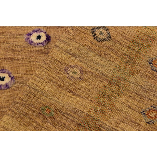 1990s 1990s 1990s Abstract Moroccan High-Low Tan/Green Wool Rug - 8'10'' X 11'4'' For Sale - Image 5 of 8