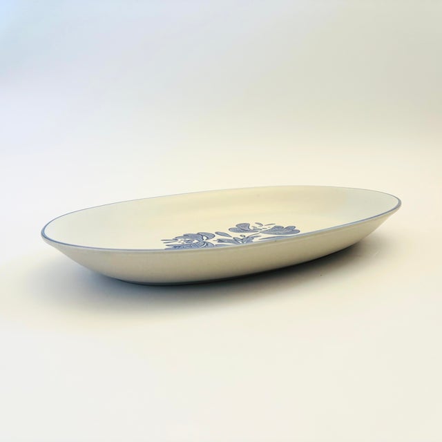Traditional Pfaltzgraff Yorktowne Stoneware Large Oval Serving Platter For Sale - Image 3 of 8