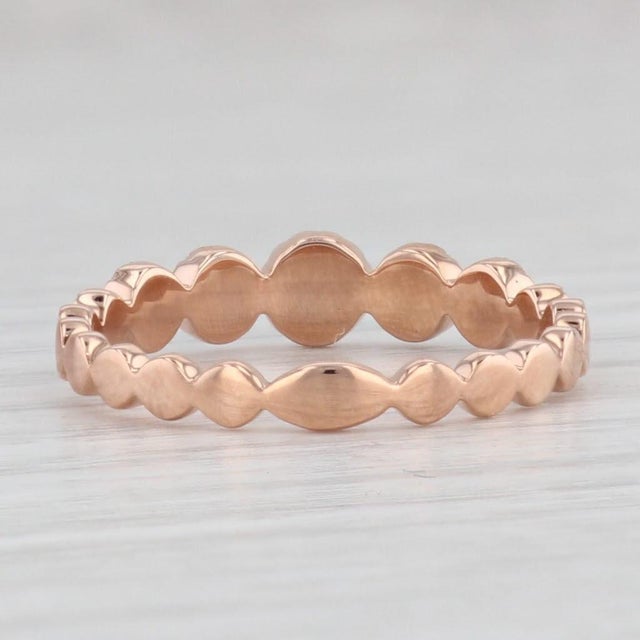 New 0.10ctw Stackable Diamond Cluster Ring 18k Rose Gold Size 7 Wedding Band For Sale - Image 4 of 8