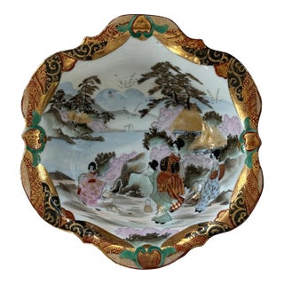 Vintage Japanese Porcelain Chinoiserie Style Serving Bowl With Scalloped Edges For Sale