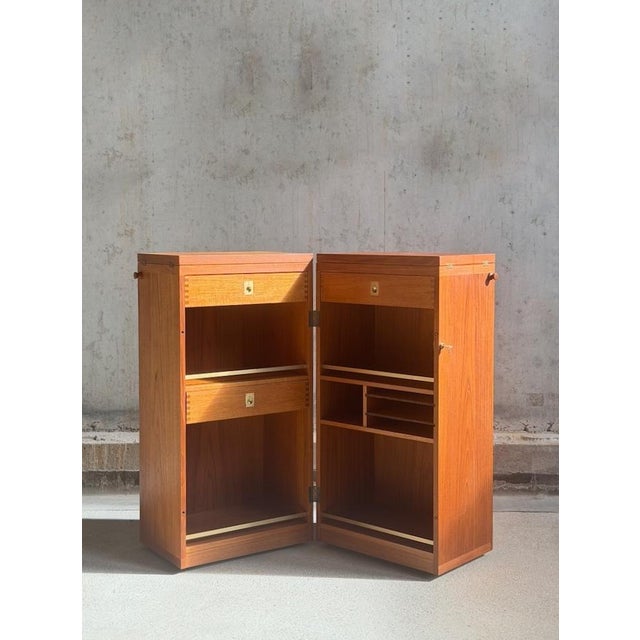 Mid-Century Modern Captain's Bar by Reno Wahl Iversen for Dyrlund, Denmark, 1960s For Sale - Image 3 of 11