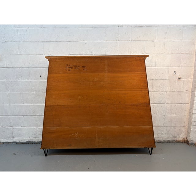 Mid 20th Century Modern Display Cabinet by Young Manufacturing Company For Sale - Image 14 of 15