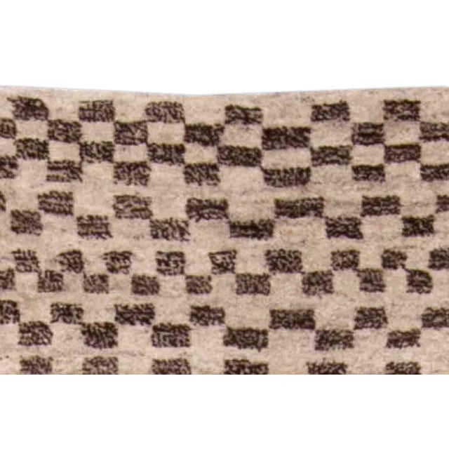 Early 21st Century Modern Moroccan Style Checkered Wool Rug in Ivory & Brown by Doris Leslie Blau For Sale - Image 5 of 7