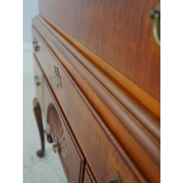 Bench Made Tiger Maple New England Queen Anne Highboy For Sale - Image 13 of 16