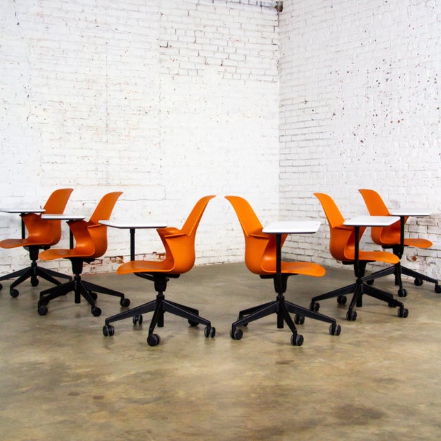 Modern Set of 6 Early 21st Century Modern Steelcase Orange Node Task Chairs W/Work Surface & 5 Prong Base For Sale - Image 3 of 12