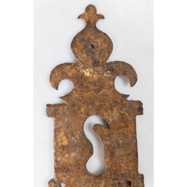 18th Century 18th Century or Earlier American or German Wrought Iron Escutcheon Plate Lock For Sale - Image 5 of 8