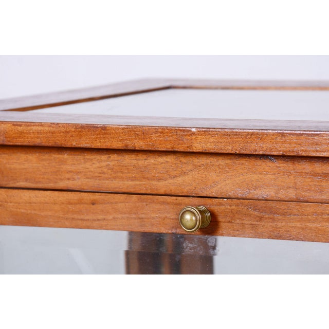 1920s Czech Art Deco Serving Trolley in Walnut and Faceted Glass, 1920s For Sale - Image 5 of 13