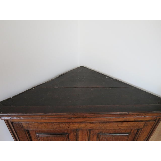 Georgian Oak Panelled Wall-Hanging Corner Cupboard, 1750 For Sale - Image 3 of 18