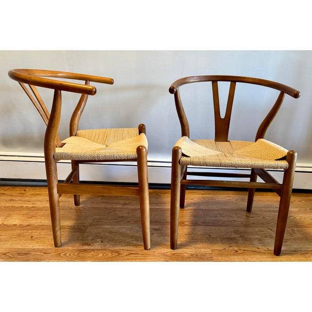 Art Nouveau 1970s Pair of Wishbone Chairs in the Manner of Hans J Wegner for Carl Hansen & Sons (Unmarked) For Sale - Image 3 of 11