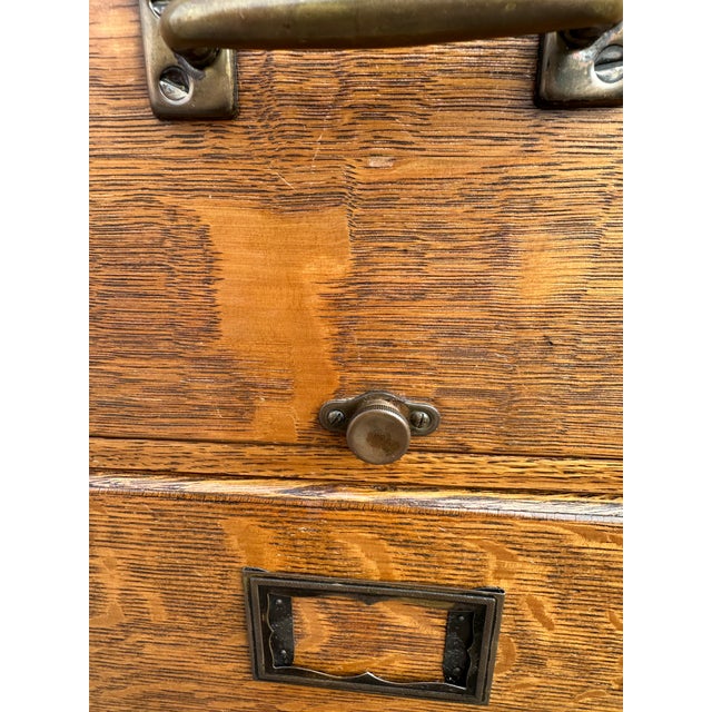 Arts & Crafts Antique Tiger Oak 4 Drawer Filing Cabinet by Yawman & Frbe MFG Co. For Sale - Image 3 of 17