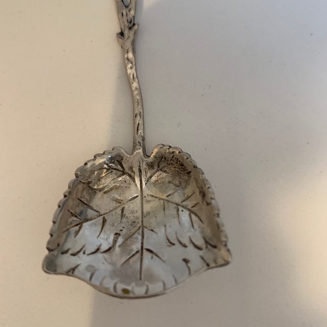 Early 20th Century Small Floral Silver Sugar Spoon For Sale - Image 4 of 5