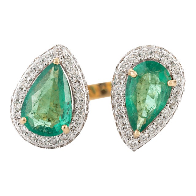 3.13 Carat Emerald and 3.38 Carat Halo Diamond Toi Et Moi Ring Size 7 (All Sizes Available) For Sale