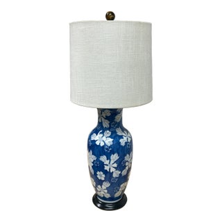 Chinoiserie Blue Porcelain Table Lamp For Sale