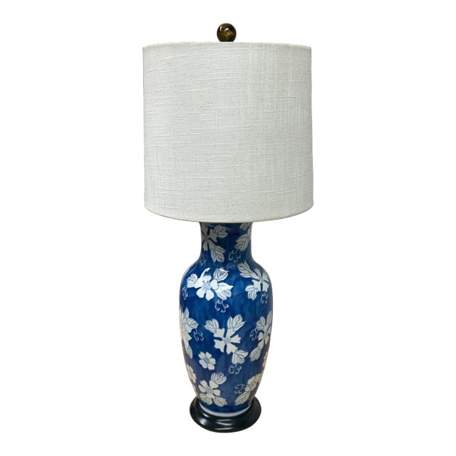 Chinoiserie Blue Porcelain Table Lamp For Sale