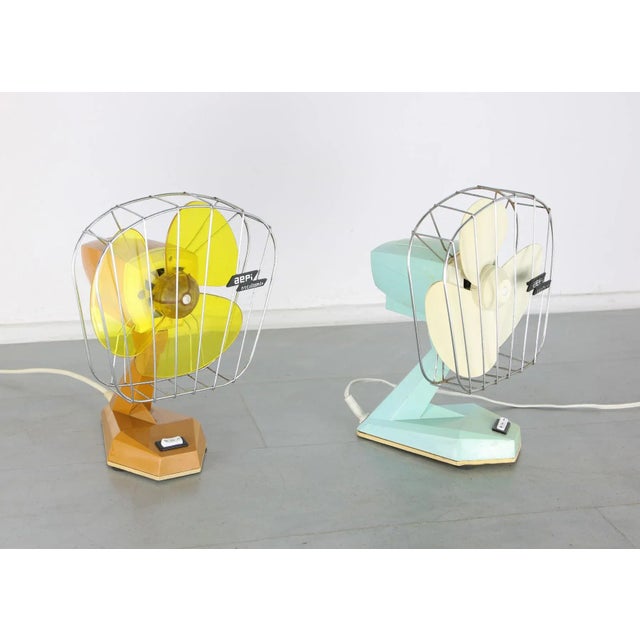 Small Mid-Century Italian Fans, Set of 2 For Sale - Image 18 of 18