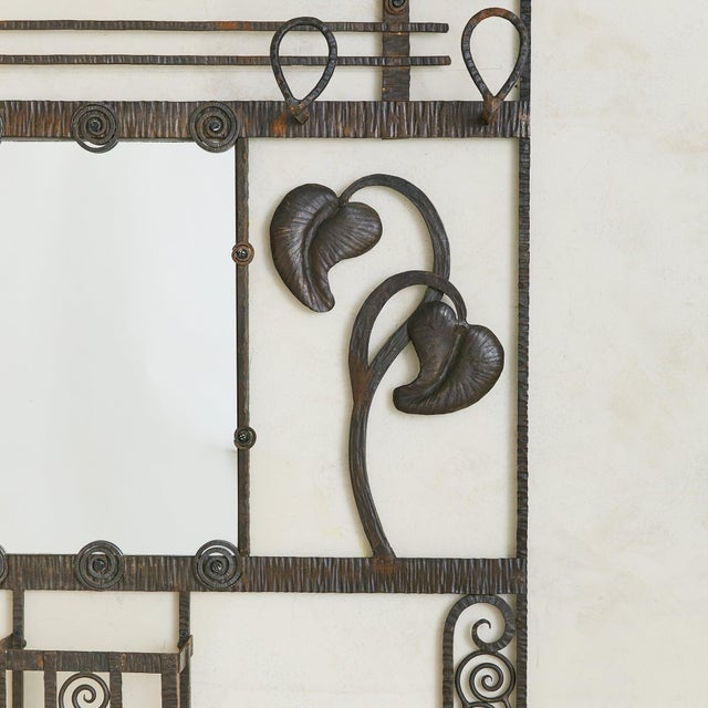 French Art Deco Wrought Iron Wall-Mounted Coat Rack with Mirror, 1920s For Sale In Chicago - Image 6 of 18