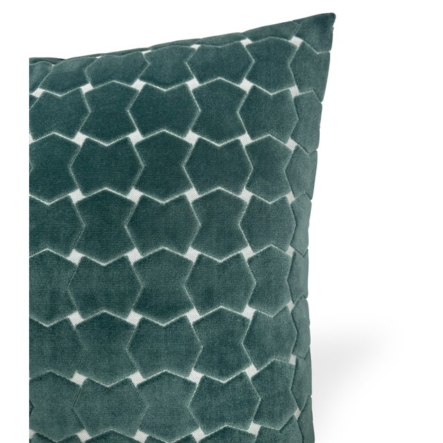 Mid-Century Modern Hinge Velvet Pillow Cover in Aqua, 22x22 Pillow For Sale - Image 3 of 4