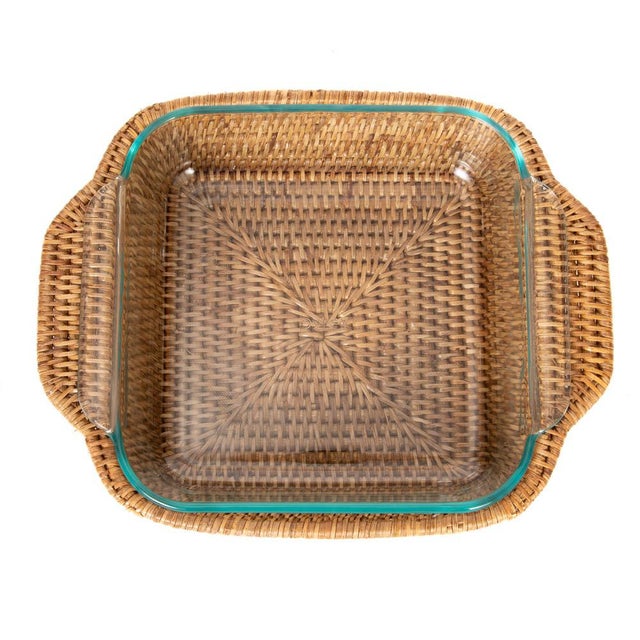Our Square Baker Basket with Pyrex will fast become a staple in your kitchen. Use it to showcase your best dishes. This...