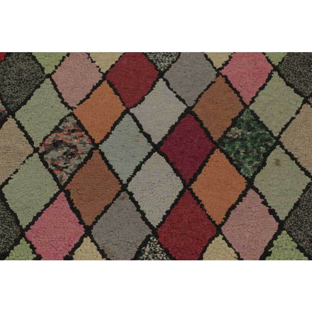 1920s Antique Hooked Rug With All-Over Diamond Lattice Design - Rug & Kilim For Sale - Image 5 of 7