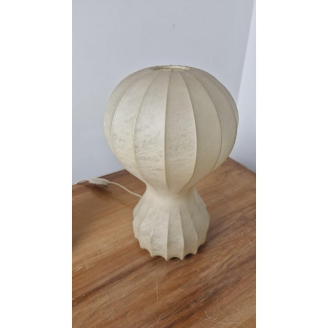 Flos Small Gatto Cocoon Table Lamps by Achille and Pier Giacomo Castiglioni for Flos, 1960s, Set of 2 For Sale - Image 4 of 18
