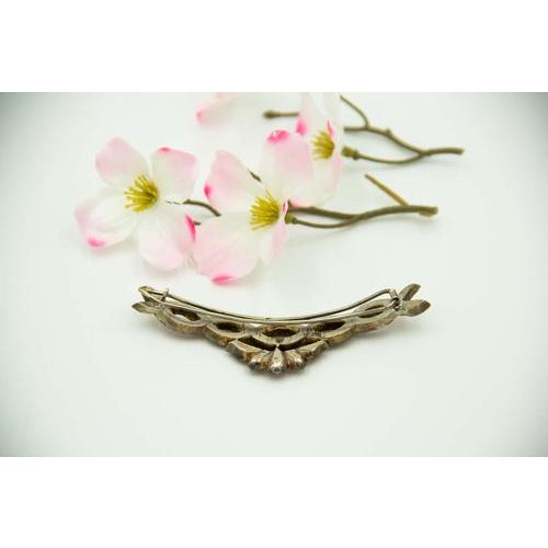 Hair Clip in Silver with Minas Novas Design, in Worn conditions. Designed 1890 to 1919