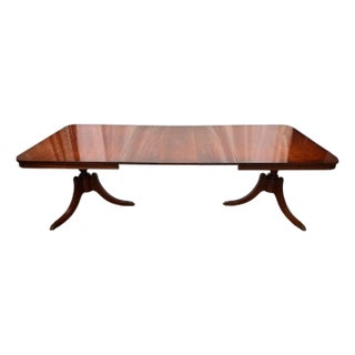 Vintage Traditional Federal Style Mahogany Extension Dining Table For Sale